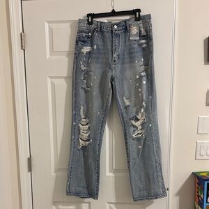 Distressed Light Wash Women’s Jeans - Light Blue